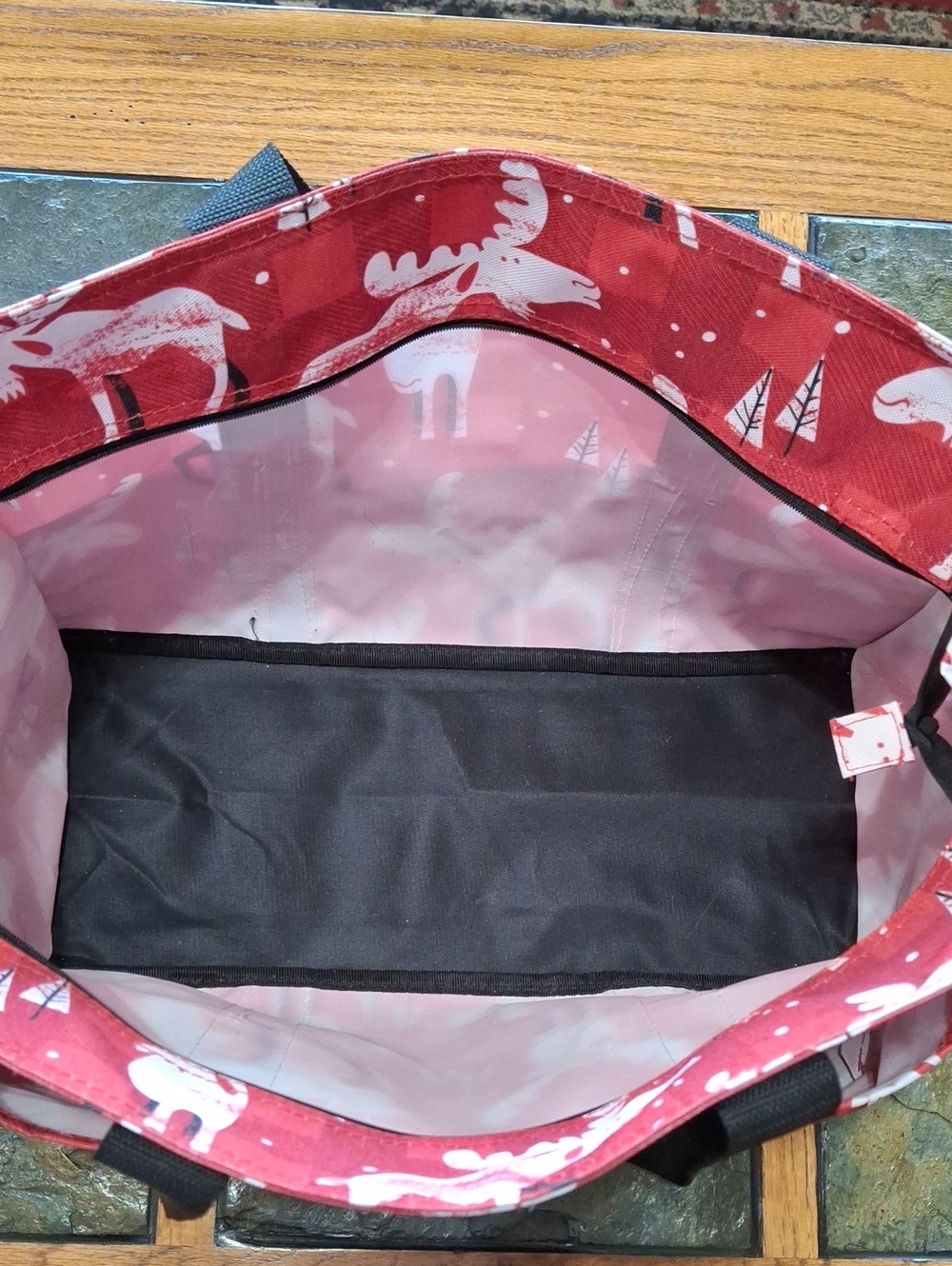 Thirty-one Red Moose Tote with Exterior Pockets - Picture 7 of 7